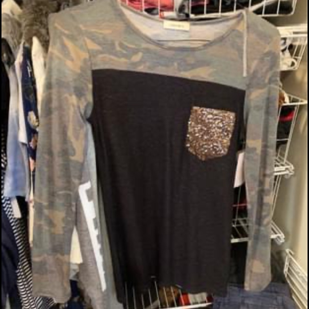 NWT cute top with camo sleeve and sequin pocket